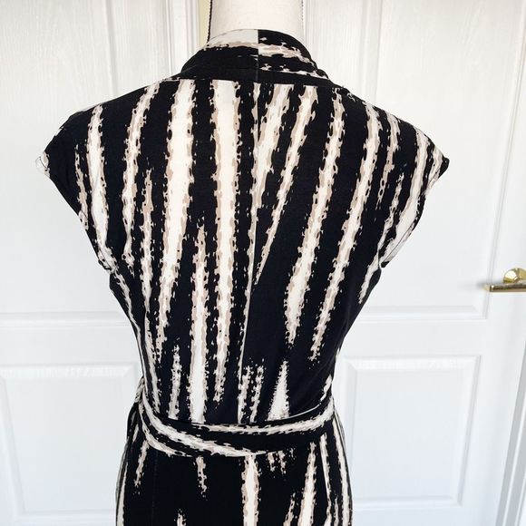 Dana Buchman Size XS Black Tan Beige Slashed Design Blouse Belted Dress - Picture 9 of 9